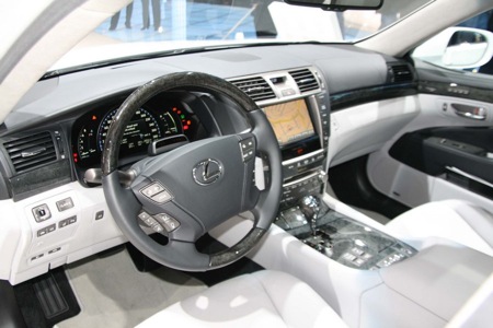 Lexus LS600h