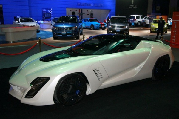 Dubai Motor Show. Bertone Mantide  1,5  .