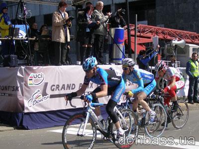     "- "-2009,    UCI    .