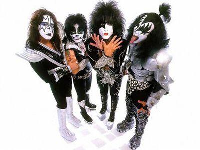  "KISS" -  Guitar Hero 6. 