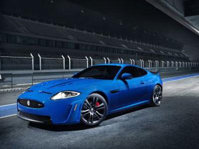 Jaguar XKR-S.