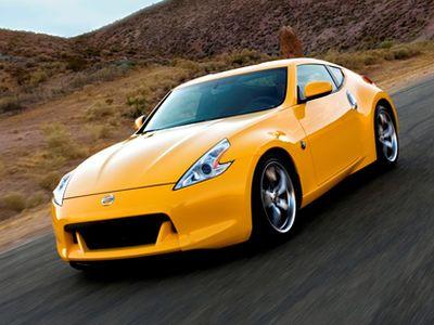 Nissan   -  370Z