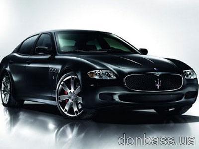 Maserati Quattroporte.